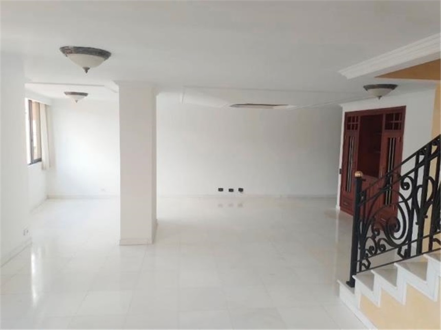 Apartamento de 4 alcobas en arriendo en Laureles, Medellín, 178 m² · foto 3 de 20