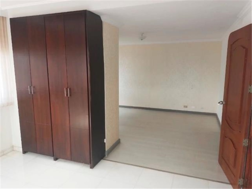 Apartamento de 4 alcobas en arriendo en Laureles, Medellín, 178 m² · foto 16 de 20