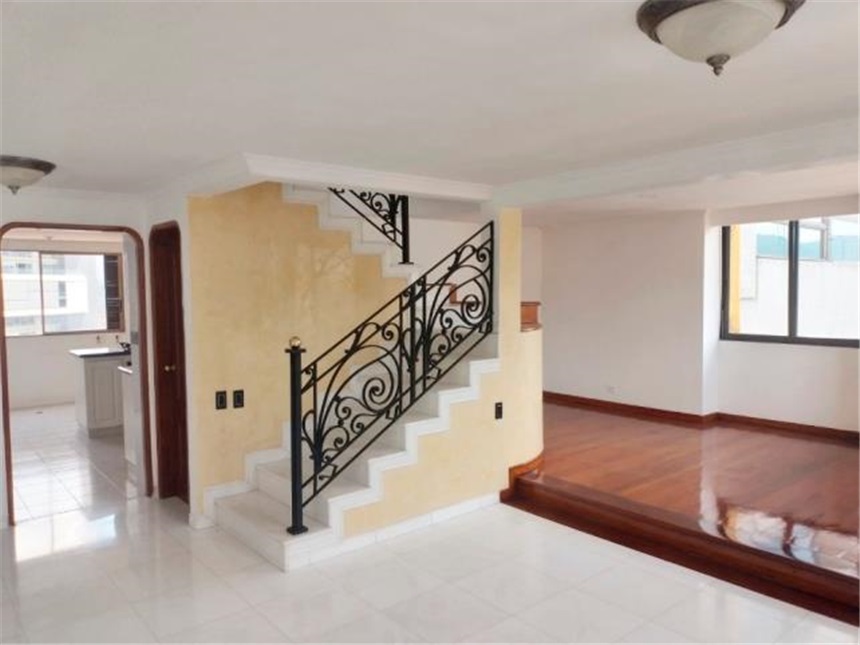 Apartamento de 4 alcobas en arriendo en Laureles, Medellín, 178 m² · foto 4 de 20