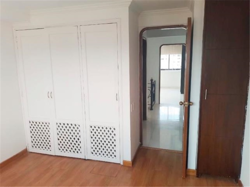 Apartamento de 4 alcobas en arriendo en Laureles, Medellín, 178 m² · foto 11 de 20