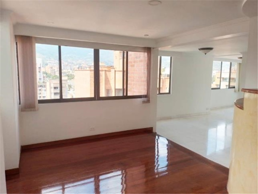 Apartamento de 4 alcobas en arriendo en Laureles, Medellín, 178 m² · foto 5 de 20