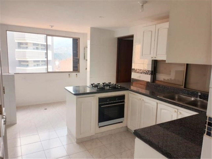 Apartamento de 4 alcobas en arriendo en Laureles, Medellín, 178 m² · foto 6 de 20