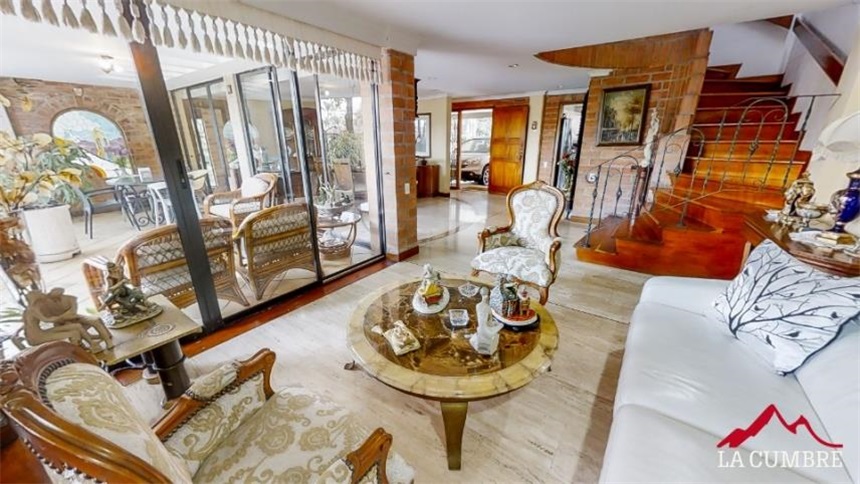 Casa de 5 alcobas en venta en El Castillo, Medellín, 322 m² · foto 2 de 12