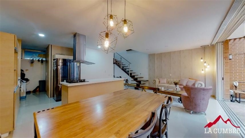 Casa de 3 alcobas en venta en Loma El Atravesado, Envigado, 219 m² · foto 10 de 12