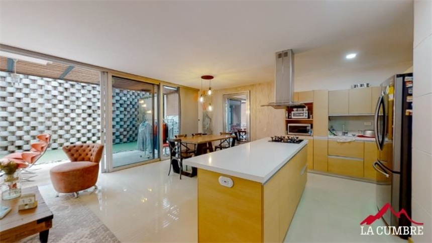 Casa de 3 alcobas en venta en Loma El Atravesado, Envigado, 219 m² · foto 7 de 12