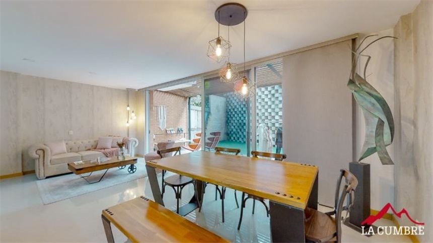 Casa de 3 alcobas en venta en Loma El Atravesado, Envigado, 219 m² · foto 9 de 12