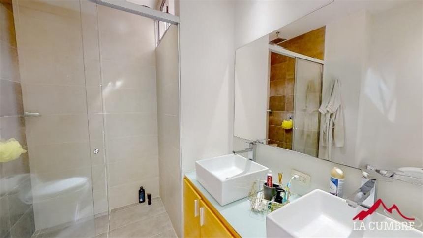 Casa de 3 alcobas en venta en Loma El Atravesado, Envigado, 219 m² · foto 12 de 12