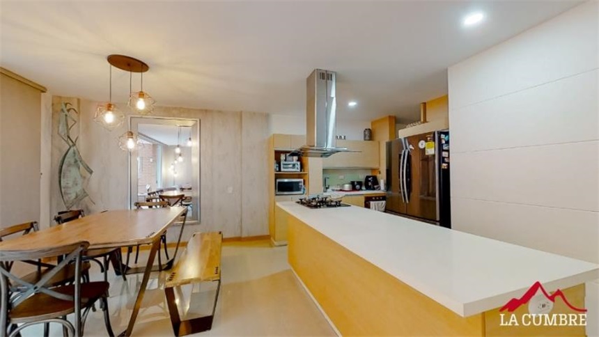 Casa de 3 alcobas en venta en Loma El Atravesado, Envigado, 219 m² · foto 8 de 12