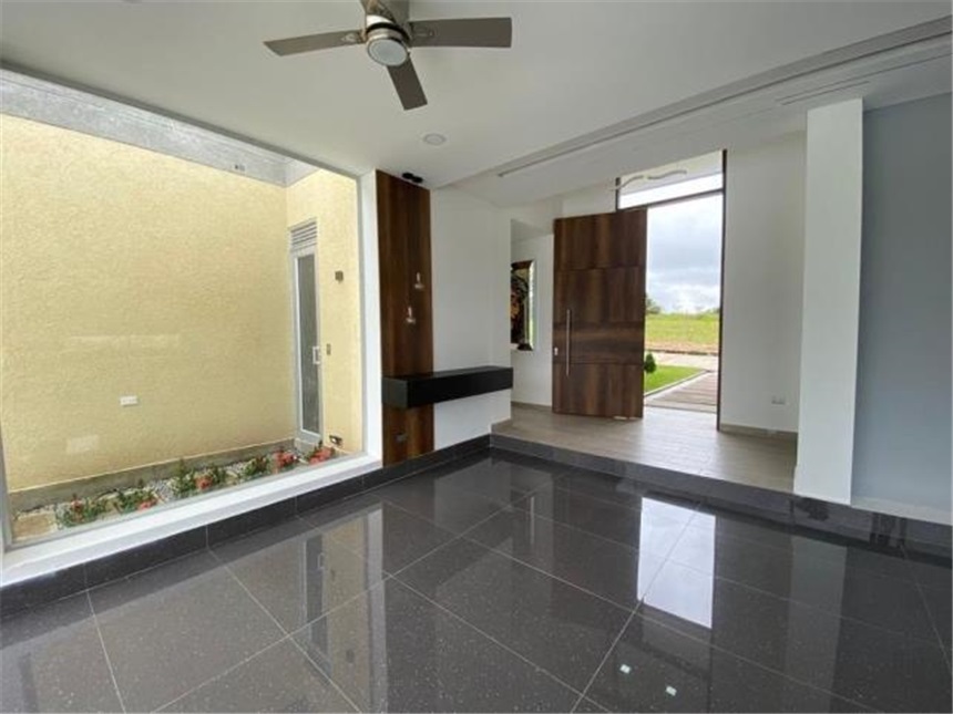 Casa de 4 alcobas en venta en Alto De Combeima, Ibagué, 320 m² · foto 18 de 24