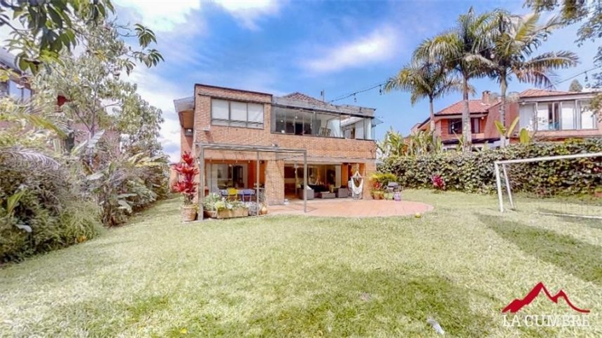 4BR House in Suroriente (430 m²) - 2