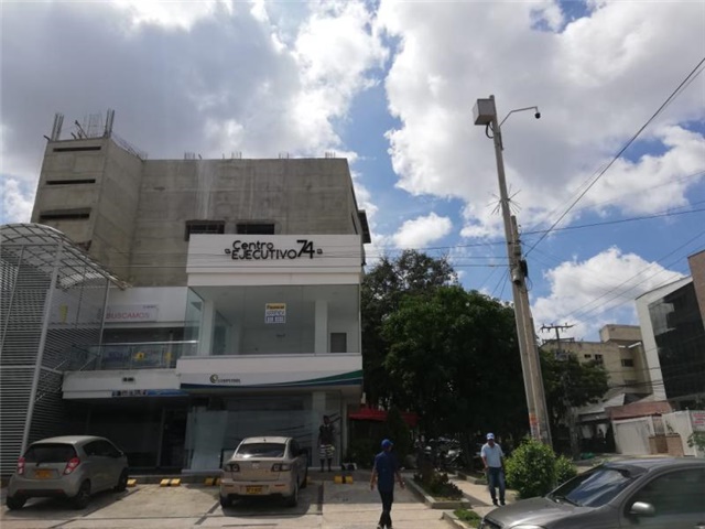 Local en Arriendo - Más