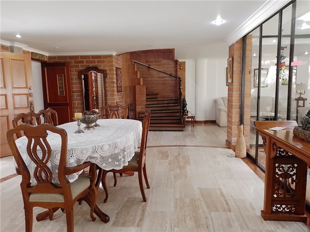 Casa de 5 alcobas en venta en Los Balsos No.2, Medellín, 280 m² · foto 3 de 19