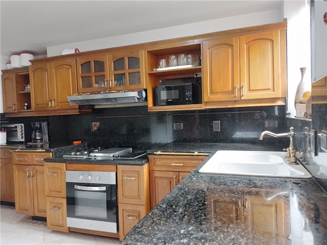 Casa de 5 alcobas en venta en Los Balsos No.2, Medellín, 280 m² · foto 5 de 19