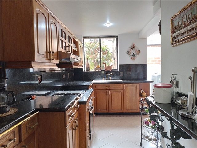 Casa de 5 alcobas en venta en Los Balsos No.2, Medellín, 280 m² · foto 6 de 19