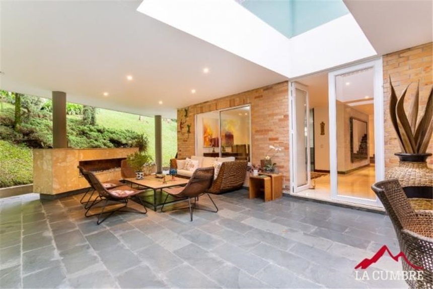 Casa en venta en El Poblado, Medellín 2