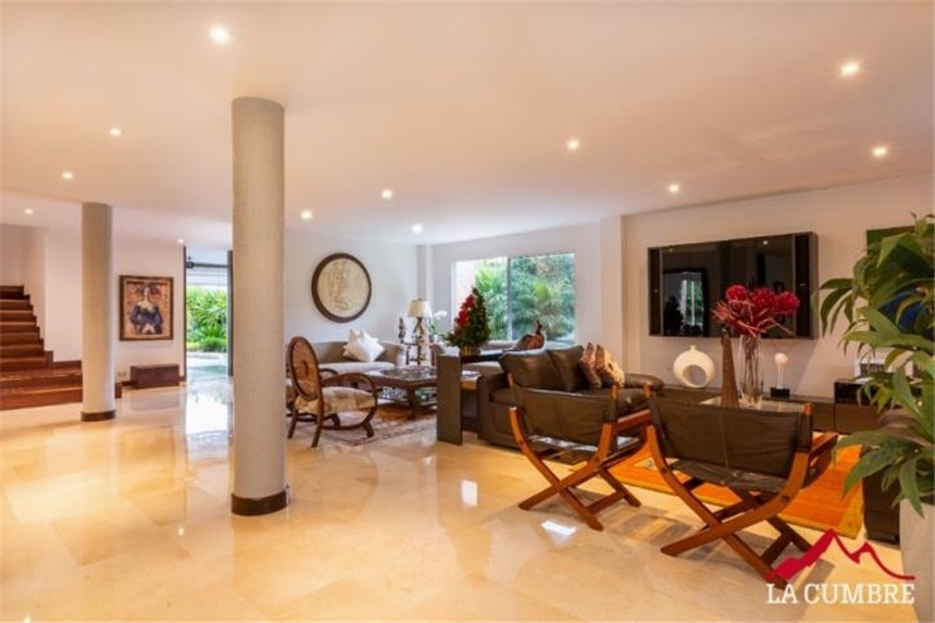 Casa de 4 alcobas en venta en El Tesoro, Medellín, 521 m² · foto 7 de 12
