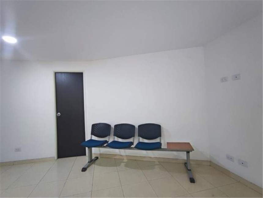 Local en venta en Los Alcazares, Manizales, 41 m² · foto 4 de 12