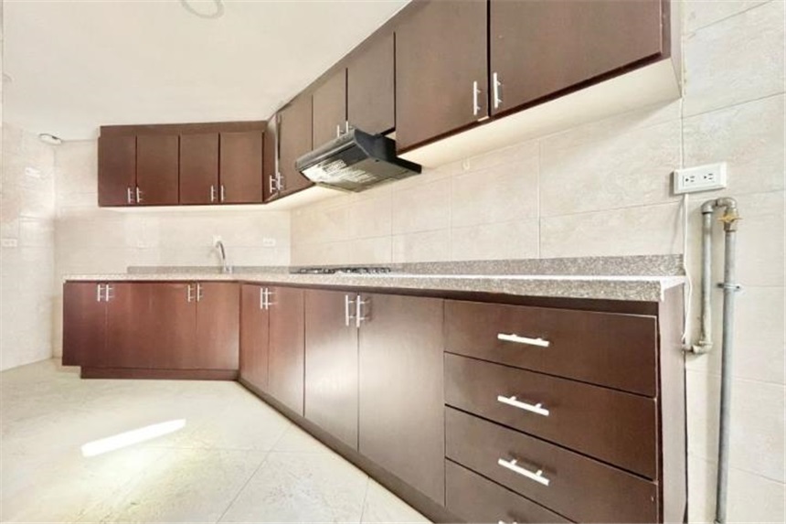Piso – Bogotá, Santa Bárbara, Localidad Usaquén - Más