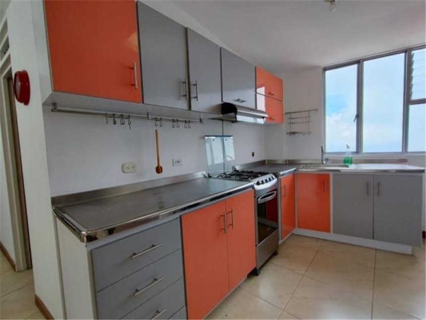 Casa en venta en Los Alcazares, Manizales · foto 3 de 24