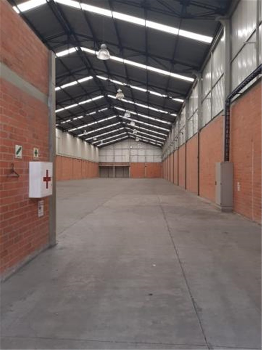 Bodega en Arriendo - Más