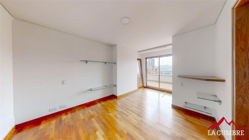 Apartamento de 3 alcobas en arriendo en El Tesoro, Medellín, 320 m² · foto 9 de 10