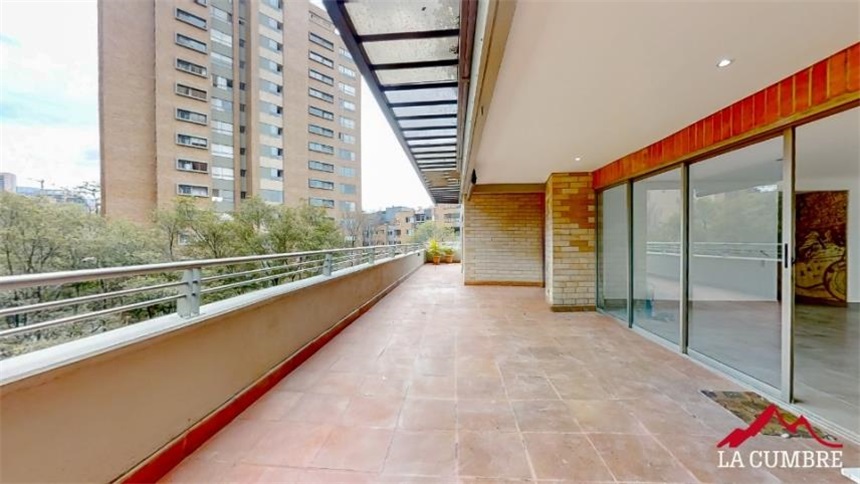 Apartamento de 3 alcobas en arriendo en El Tesoro, Medellín, 320 m² · foto 2 de 10
