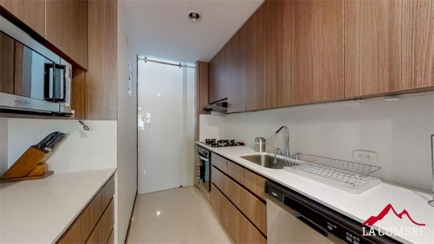 Casa de 3 alcobas en venta en San Lucas, Medellín, 201 m² · foto 8 de 12