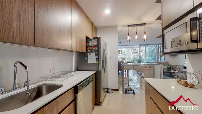 Casa de 3 alcobas en venta en San Lucas, Medellín, 201 m² · foto 7 de 12