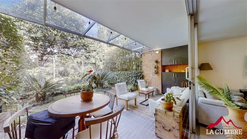 Casa de 3 alcobas en venta en San Lucas, Medellín, 201 m² · foto 2 de 12