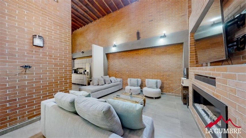Casa de 3 alcobas en venta en Loma Benedictinos, Envigado, 240 m² · foto 9 de 12