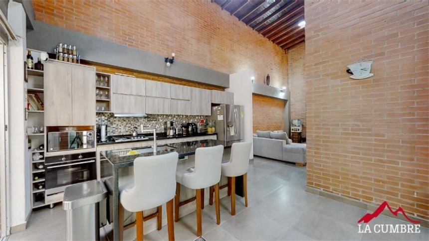 Casa de 3 alcobas en venta en Loma Benedictinos, Envigado, 240 m² · foto 6 de 12