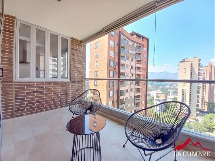 Apartamento de 3 alcobas en arriendo en Las Lomas, Medellín, 150 m² · foto 2 de 10