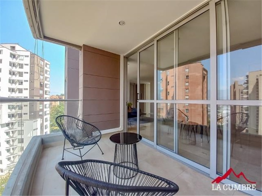 Apartamento de 3 alcobas en arriendo en Las Lomas, Medellín, 150 m² · foto 3 de 10