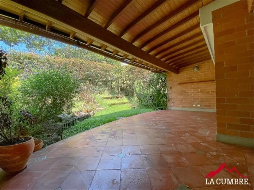 3BR House in Loma del Esmeraldal (220 m²) - 2