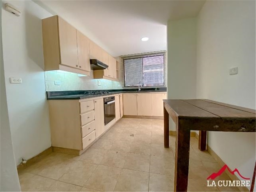 3BR House in Loma del Esmeraldal (220 m²) - 4