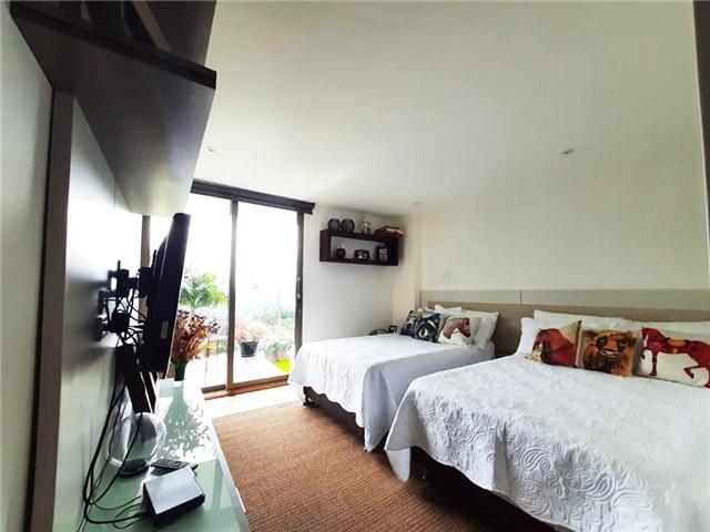 Casa de 3 alcobas en venta en El Retiro, 300 m² · foto 13 de 19