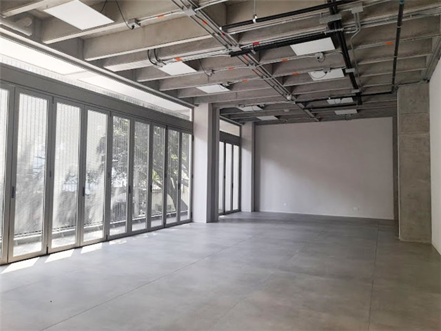 Local en arriendo en El Poblado, Medellín, 130 m² · foto 2 de 9
