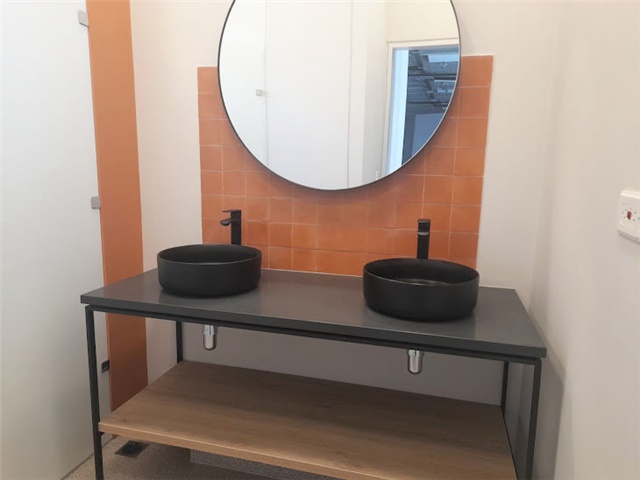 Local en arriendo en El Poblado, Medellín, 130 m² · foto 7 de 9