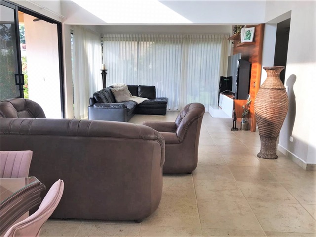 Casa de 3 alcobas en venta en Escobero, Envigado, 300 m² · foto 2 de 16