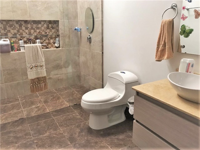 Casa de 3 alcobas en venta en Escobero, Envigado, 300 m² · foto 11 de 16