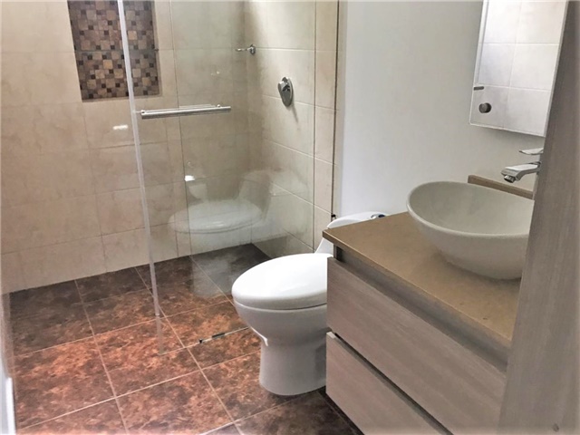 Casa de 3 alcobas en venta en Escobero, Envigado, 300 m² · foto 13 de 16