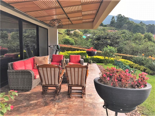 Casa de 3 alcobas en venta en Escobero, Envigado, 300 m² · foto 14 de 16