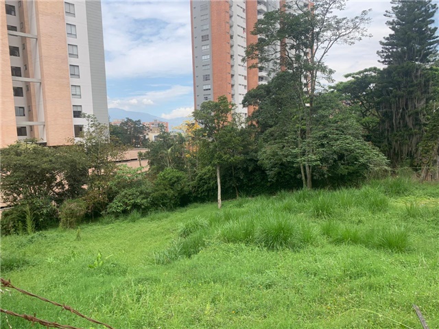 Lote en venta en Loma De Las Brujas, Envigado, 1350 m² · foto 2 de 10