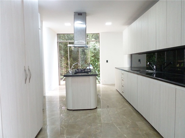 Casa de 4 alcobas en venta en Los Balsos No.2, Medellín, 400 m² · foto 6 de 19