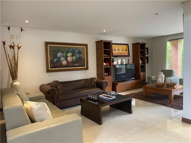 Casa de 4 alcobas en arriendo en El Campestre, Medellín, 359 m² · foto 3 de 20