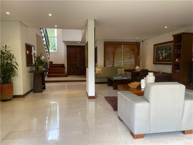 Casa de 4 alcobas en arriendo en El Campestre, Medellín, 359 m² · foto 4 de 20