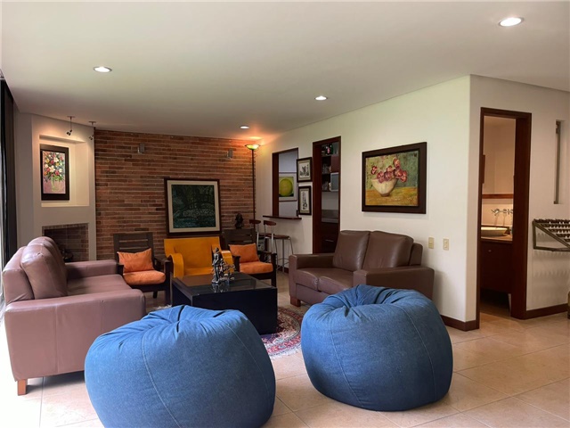 Casa de 4 alcobas en arriendo en El Campestre, Medellín, 359 m² · foto 13 de 20