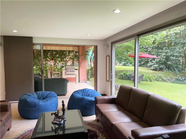 Casa de 4 alcobas en arriendo en El Campestre, Medellín, 359 m² · foto 14 de 20