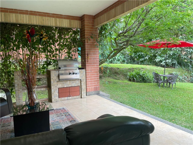 Casa de 4 alcobas en arriendo en El Campestre, Medellín, 359 m² · foto 15 de 20