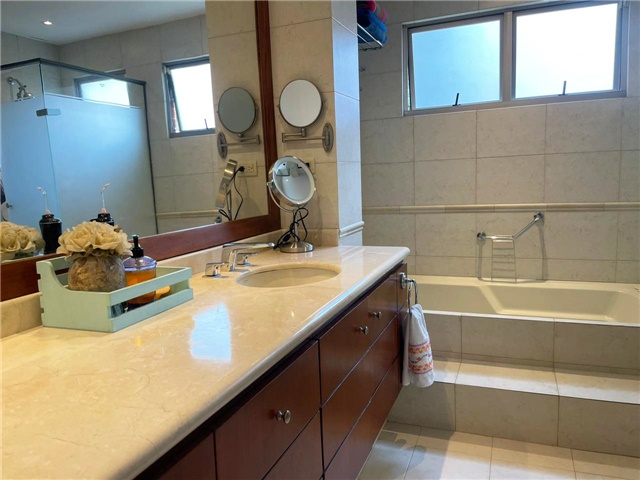 Casa de 4 alcobas en arriendo en El Campestre, Medellín, 359 m² · foto 17 de 20